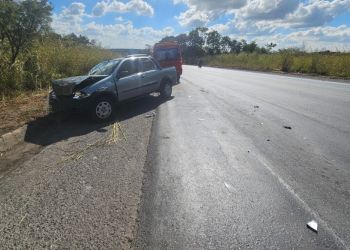 ENGAVETAMENTO DE VEÍCULOS NA BR-354 EM ARCOS