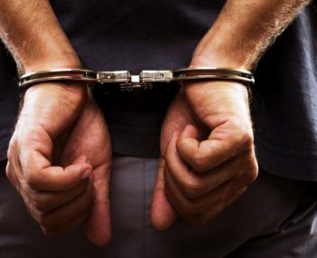 HOMEM COM MANDADO DE PRISÃO EM ABERTO É DETIDO NO BAIRRO MORADA NOVA, EM ARCOS
