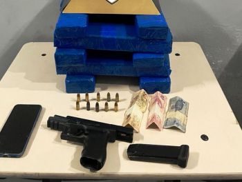 PM APREENDE GRANDE QUANTIDADE DE DROGAS E ARMA DE FOGO EM FORMIGA