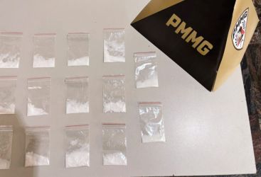 POLÍCIA MILITAR PRENDE AUTOR POR TRÁFICO DE DROGAS EM ITAPECERICA