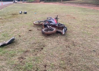 MOTOCICLISTA FICA GRAVEMENTE FERIDO EM ACIDENTE NA BR-354 EM IGUATAMA