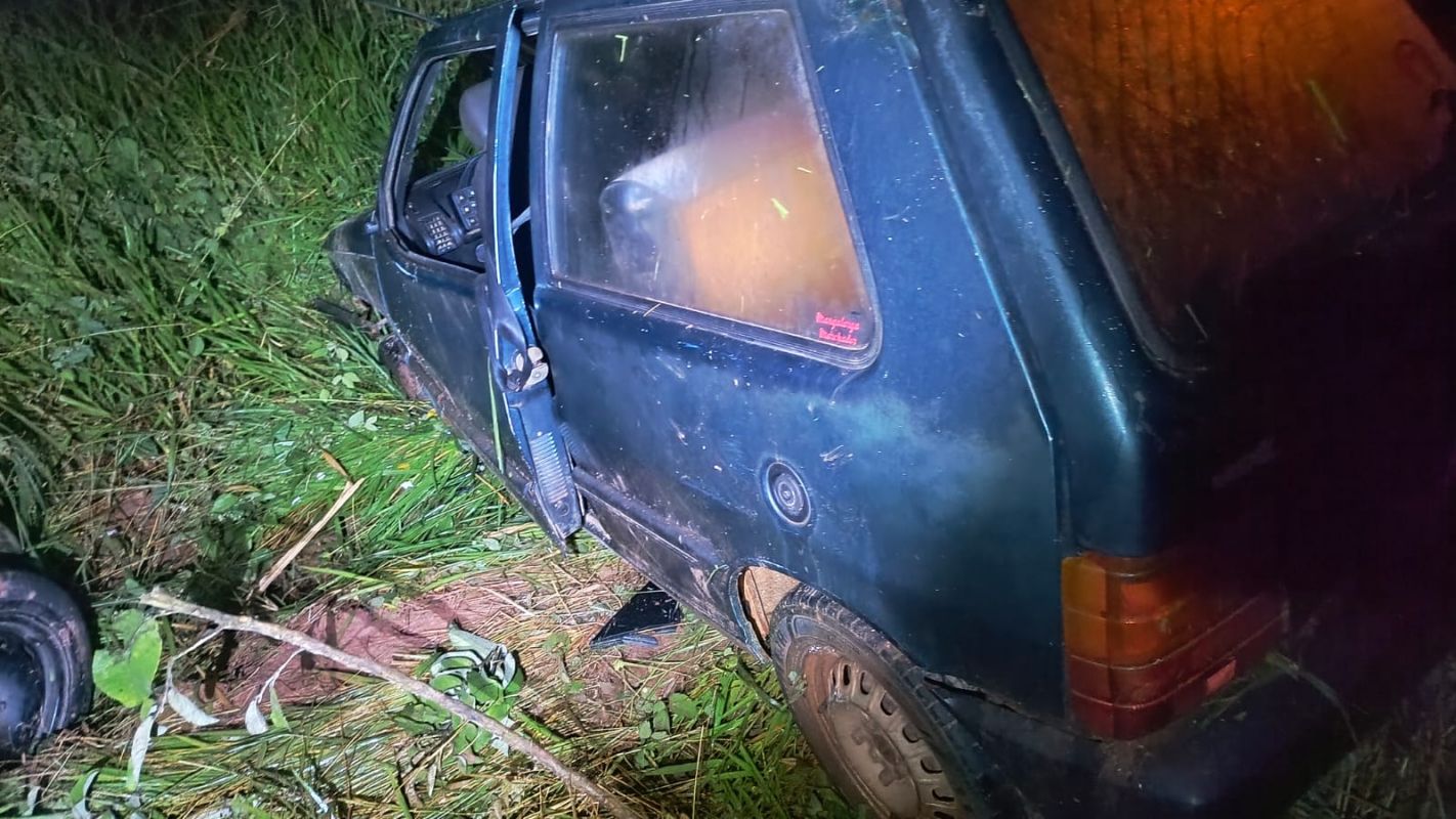 HOMEM DE 38 ANOS MORRE EM COLISÃO ENTRE DOIS CARROS NA BR-262