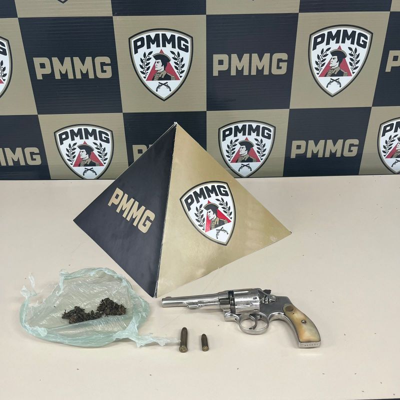 POLÍCIA MILITAR CUMPRE MANDADO DE BUSCA E APREENSÃO E PRENDE AUTOR POR POSSE ILEGAL DE ARMA DE FOGO E TRÁFICO DE DROGAS EM LAGOA DA PRATA