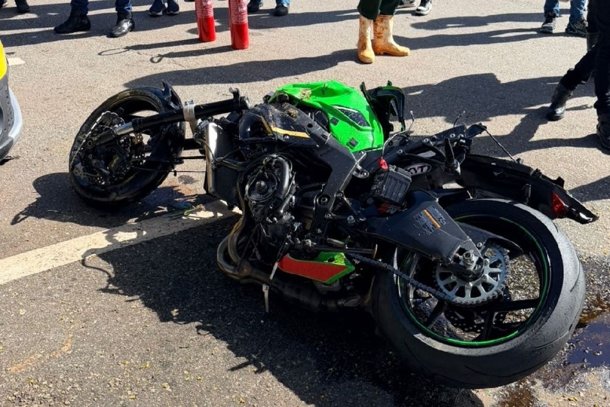 HOMEM MORRE APÓS ACIDENTE ENTRE CARRO E MOTOCICLETA NA BR-262