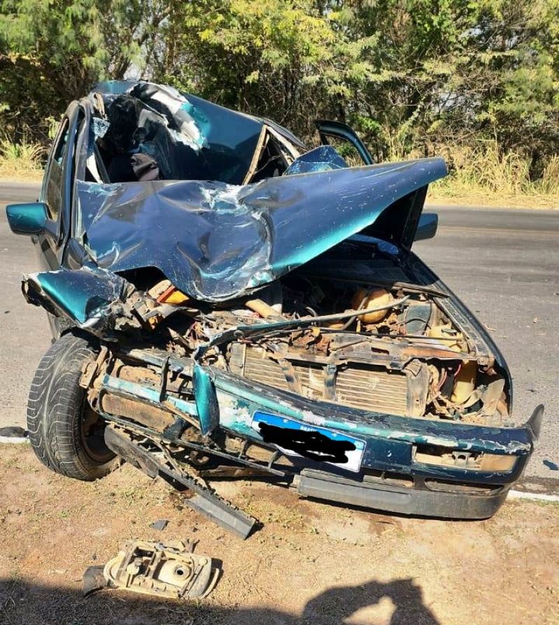 TRÊS FERIDOS EM ACIDENTE NA BR-354 EM ARCOS