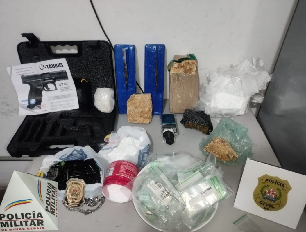 Polícia encontra grande quantidade de drogas na casa do homem vítima de homicídio em Arcos
