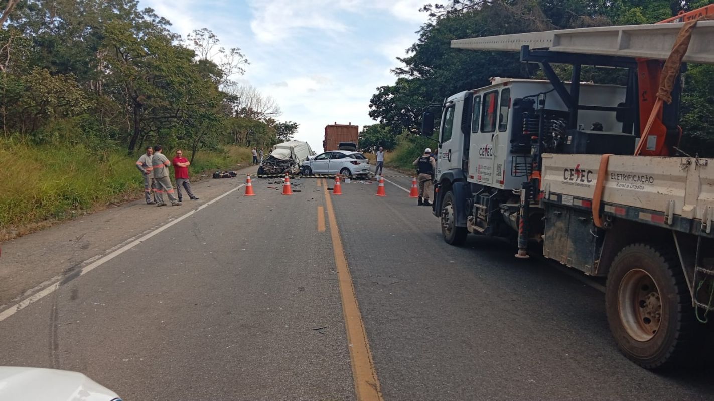 ACIDENTE FATAL ENVOLVENDO CINCO VEÍCULOS NA BR-494 EM ITAPECERICA