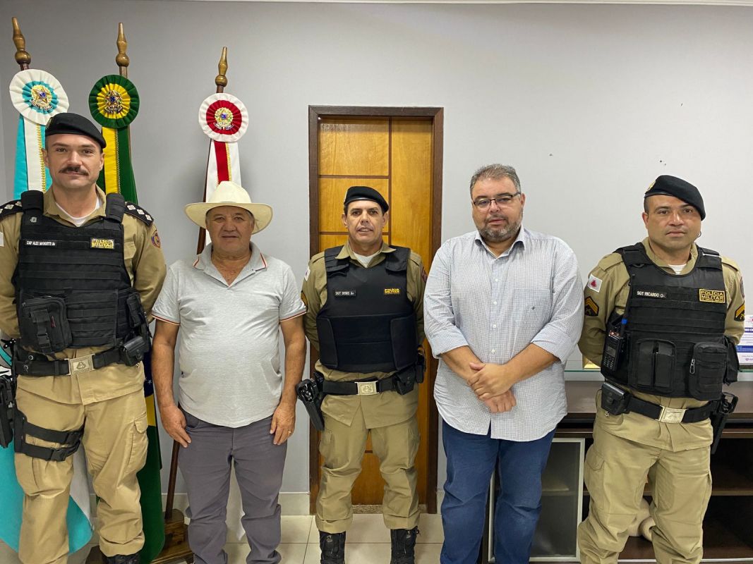 Polícia Militar e Prefeitura de Pains reforçam parceria para 2026