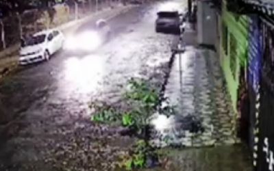 HOMEM É MORTO A TIROS NO BAIRRO BRASÍLIA EM ARCOS