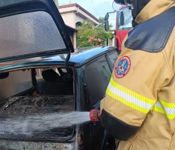 INCÊNDIO EM VEÍCULO AUTOMOTOR NO BAIRRO BRASÍLIA EM ARCOS