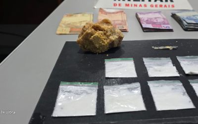 PM apreende crack e cocaína no bairro Novo Eldorado, em Arcos